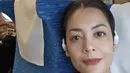Salah satu hal yang paling mencolok dari kecantikan Lulu Tobing adalah penampilannya yang tetap alami meskipun sudah bertahun-tahun berkecimpung di dunia hiburan. [Foto: Instagram/ Lulu Tobing]