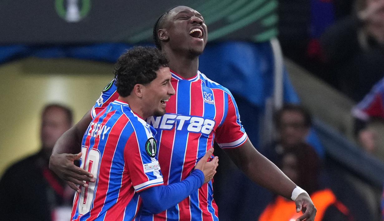 Ini menjadi final Conference League pertama Crystal Palace. Mereka akan melawan Rayo Vallecano di Red Bull Arena, Leipzig, Jerman, Rabu (27/05) mendatang. (AP Photo/Alastair Grant)