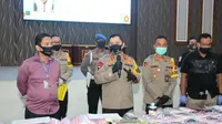 Polrestabes Surabaya ungkap peredaran narkoba dengan barang bukti sabu-sabu seberat 100 kg (Foto: Liputan6.com/Dian Kurniawan)