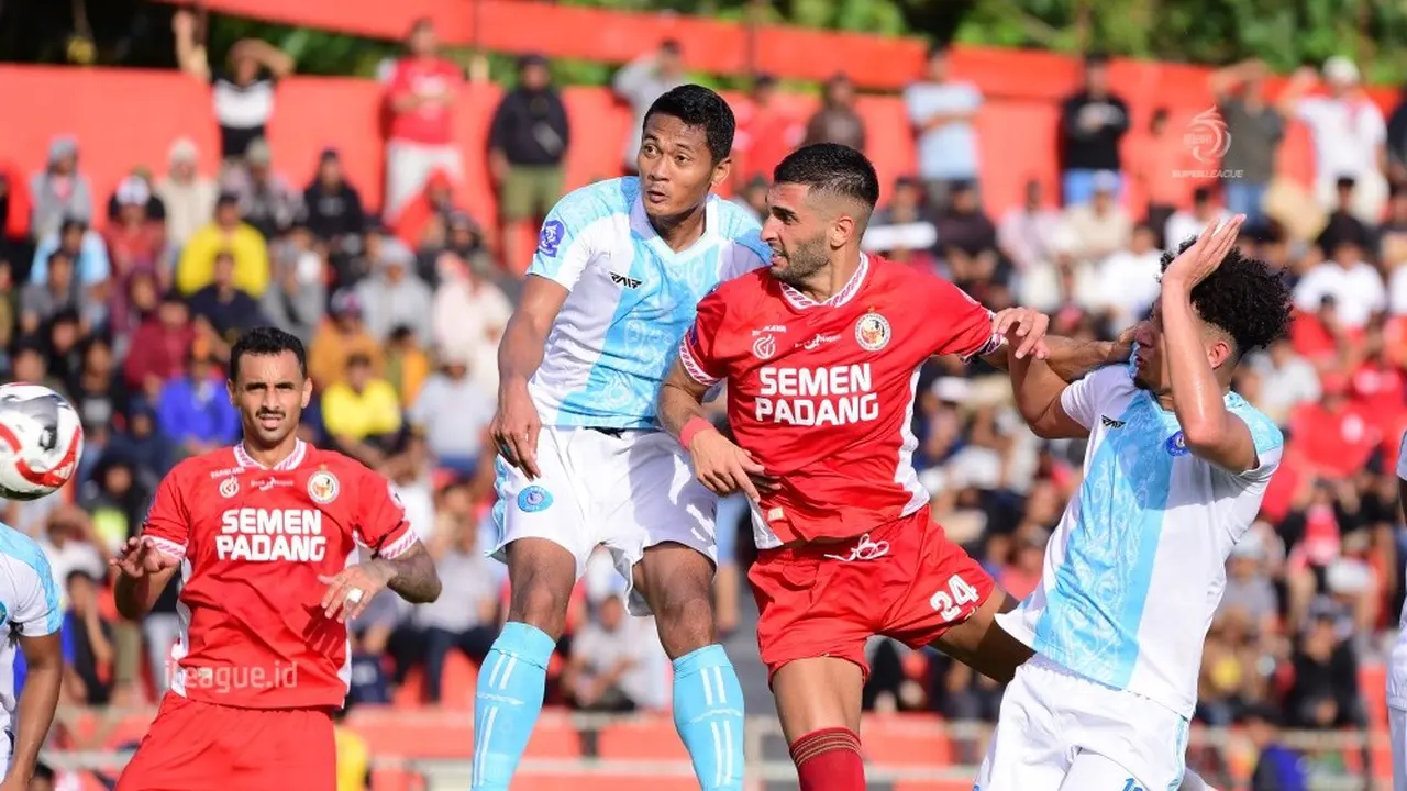 Semen Padang Vs PSBS Biak