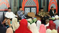 Ketua MPR Zulkifli Hasan menegaskan Pancasila seharusnya jadi solusi mengatasi kesenjangan kaya miskin yang masih lebar.