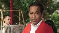 Jaket merah Garuda Jokowi. (dok.Instagram @jokowi/https://www.instagram.com/p/B0h1rlOB-6M/Henry