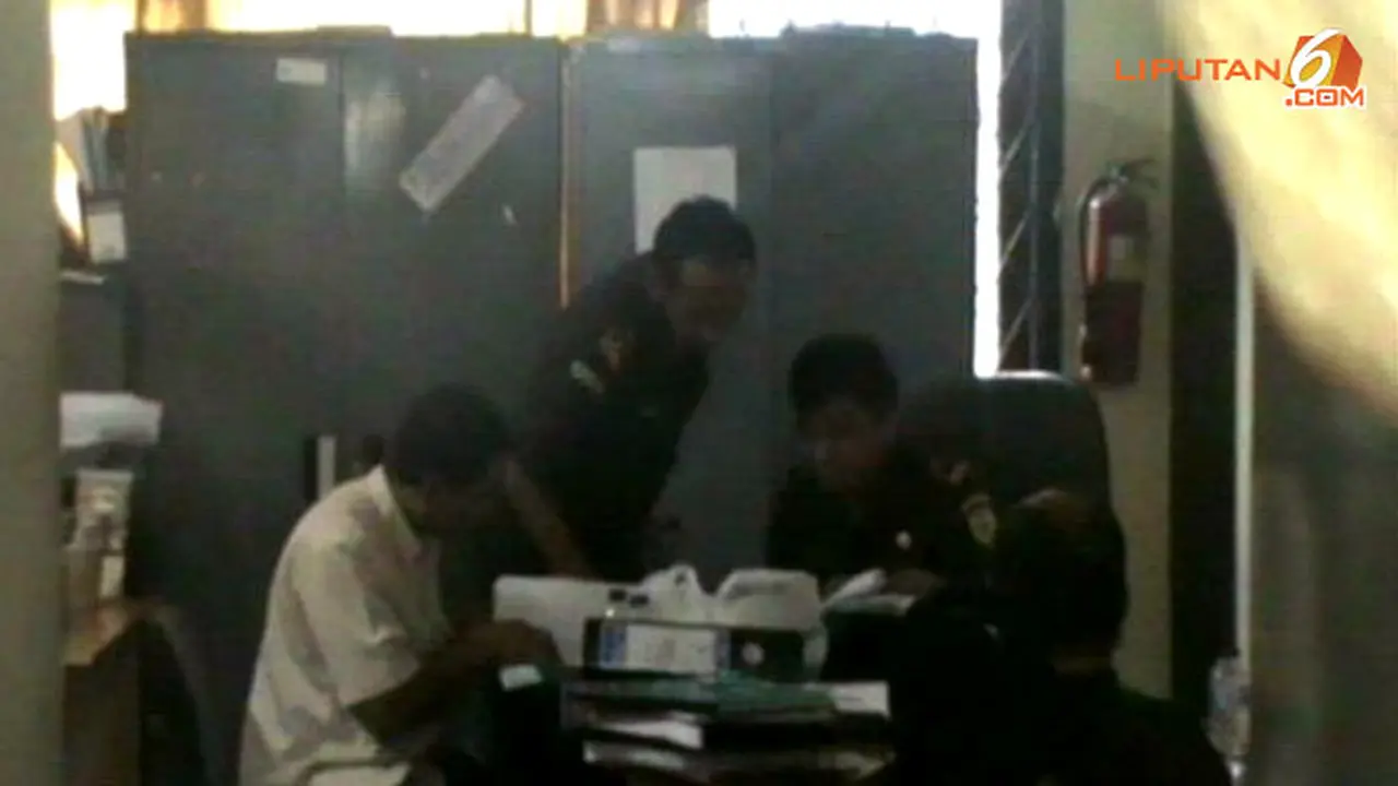 geledah-kpu-130627a.jpg