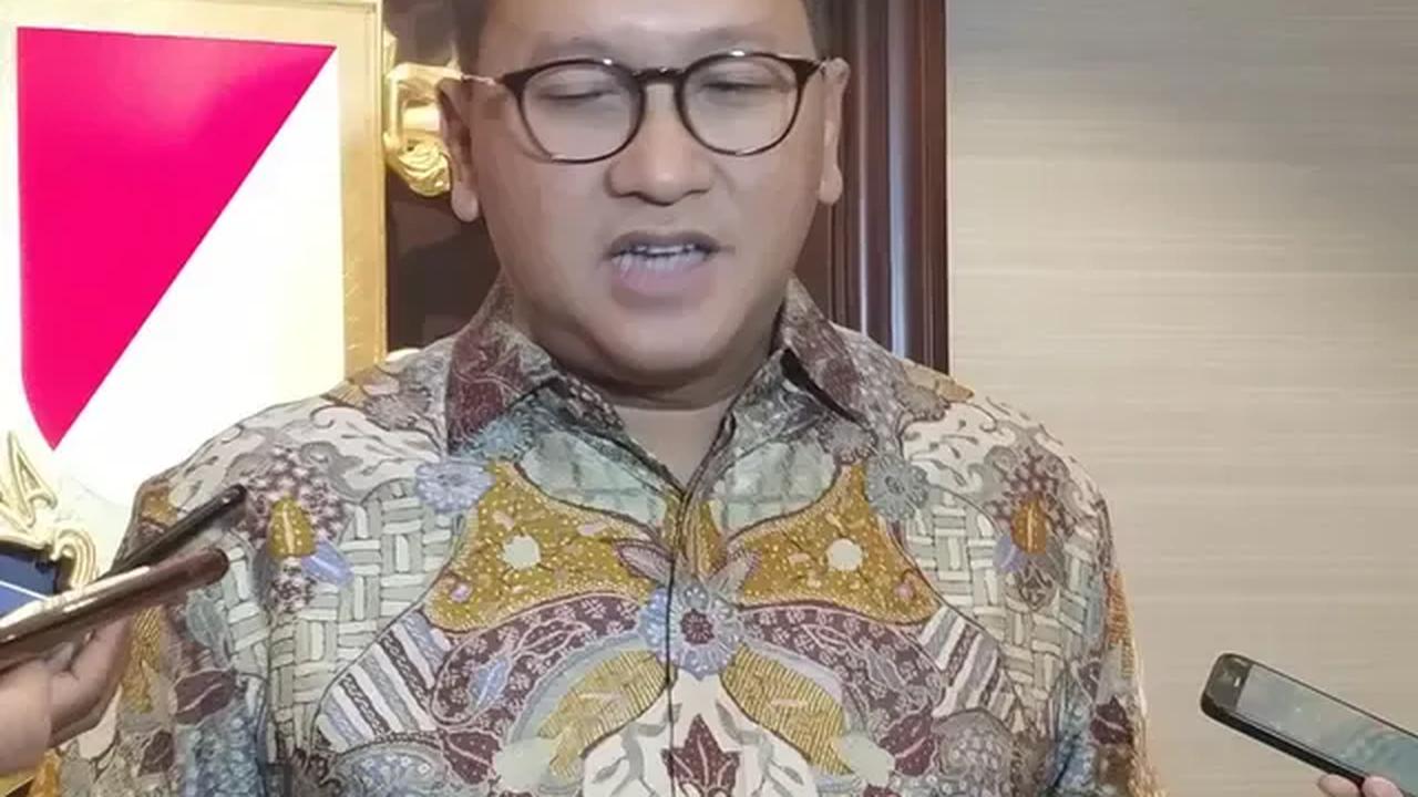 "Baru akan mendapatkan masukan dulu. Kan saya baru meeting tadi untuk minta masukan program-program prioritas yang harus dijalankan," ujar Rosan Roeslani di Jakarta, Kamis (20/7).