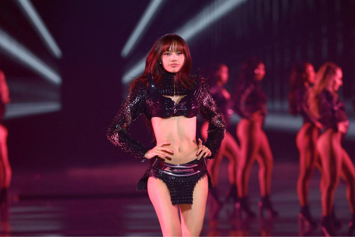 Lisa BLACKPINK di Victoria's Secret Fashion Show 2024
