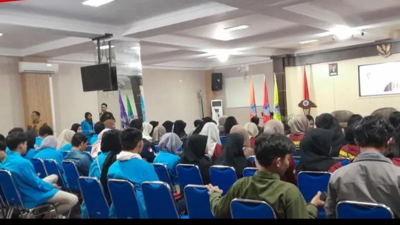 Buku pemikiran Denny JA tentang agama sebagai warisan kultural bersama dibedah di Universitas Bangka Belitung, Kamis 14 Desember 2023 (Istimewa)