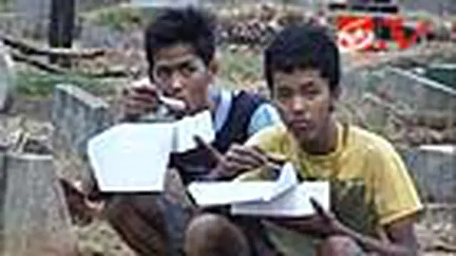 Dalam Keprihatinan, Para Korban Menjalankan Puasa