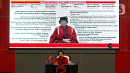 Dalam pidato politiknya, Megawati Soekarnoputri menegaskan bahwa setiap warga negara mempunyai hak yang sama di mata hukum. Namun, kata dia, saat ini hukum justru dipermainkan. (Liputan6.com/Herman Zakharia)