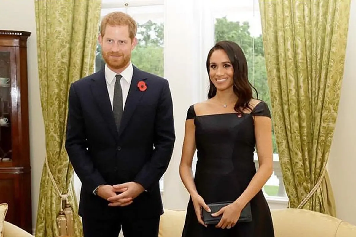 Bicara soal feminisme, Meghan Markle gunakan kalung bersejarah