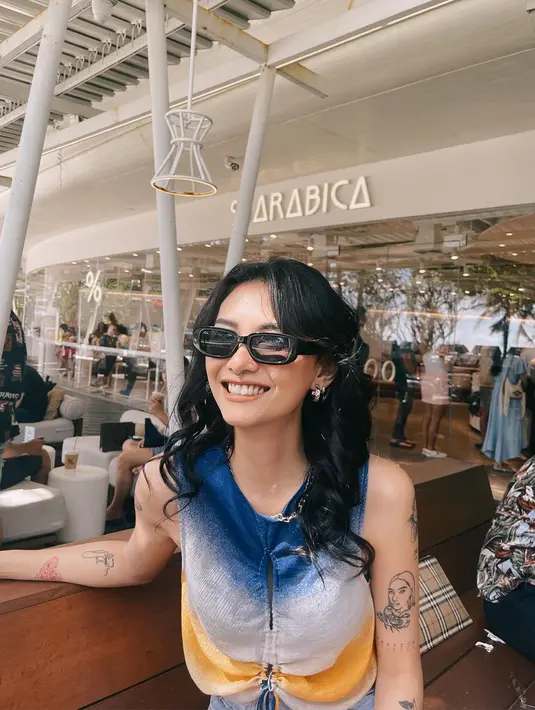 Selain itu Beby juga punya couple's tattoo yang ia buat bersama Onad. [Instagram @bebyleonardo]