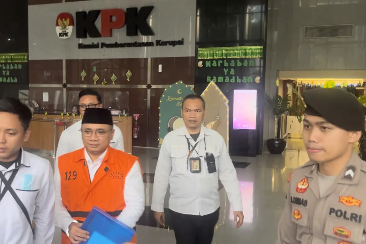 Mantan Menteri Agama (Menag), Yaqut Cholil Qoumas usai menjalani pemeriksaan oleh penyidik KPK.