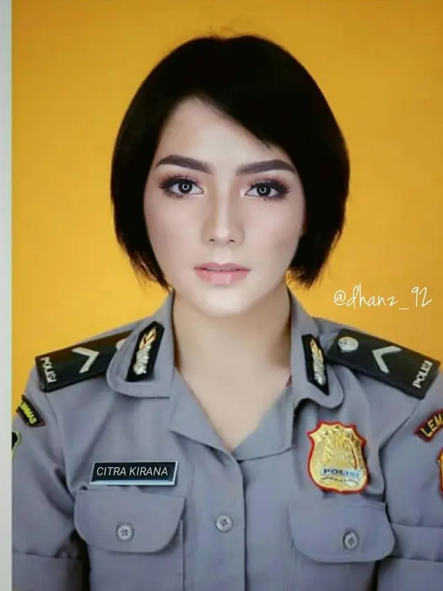 6 Editan Pasfoto Artis Jadi Polisi Ini Bikin Tepuk Jidat