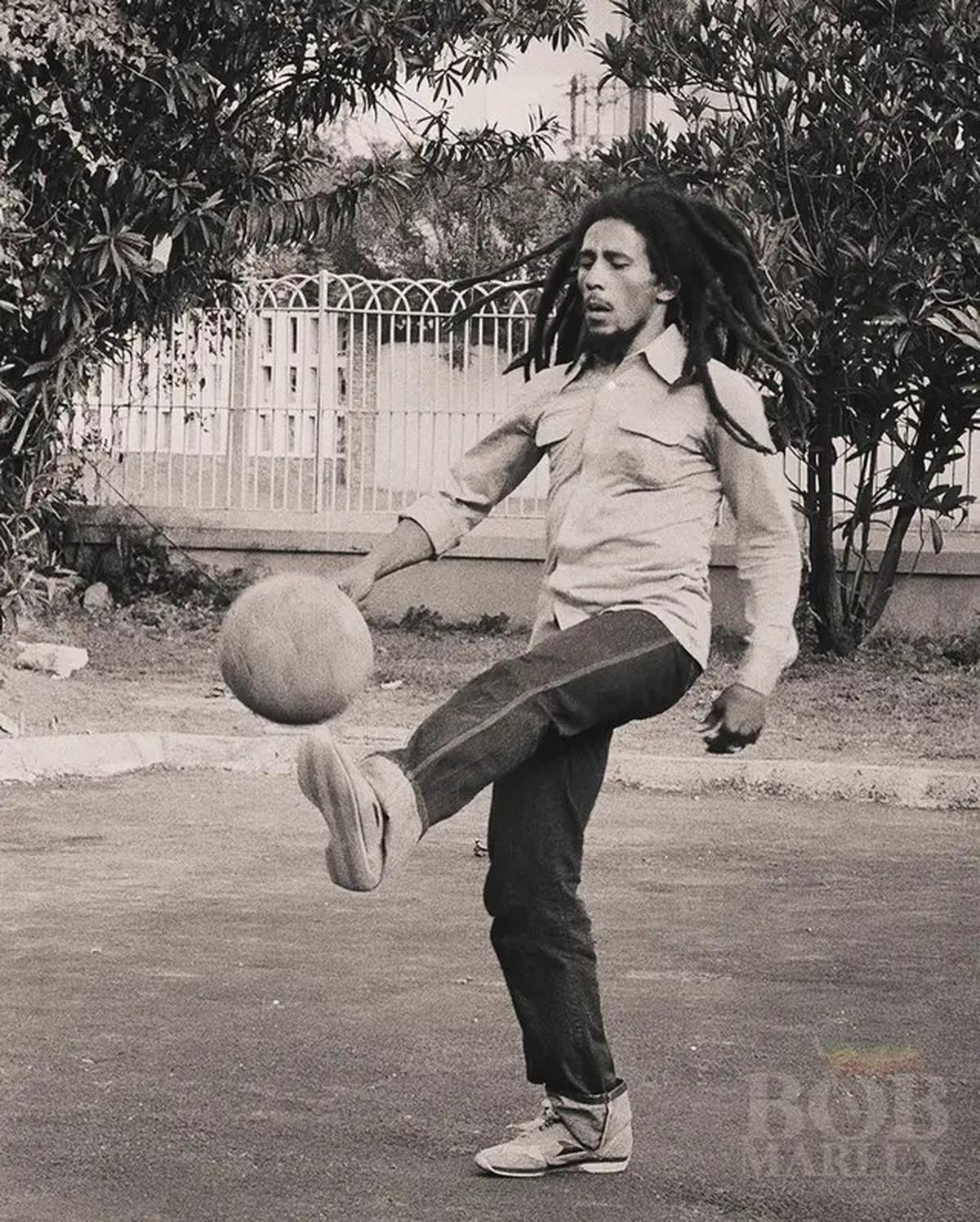 9 Fakta Mengejutkan Bob Marley, Musisi Reggae yang Pernah Bekerja di Pabrik