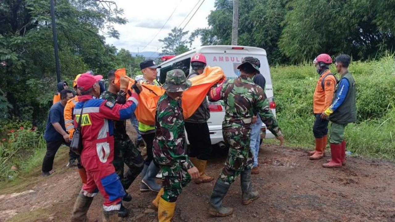 Tim SAR Temukan Tiga Korban Longsor Cilacap, Total Enam Meninggal Dunia