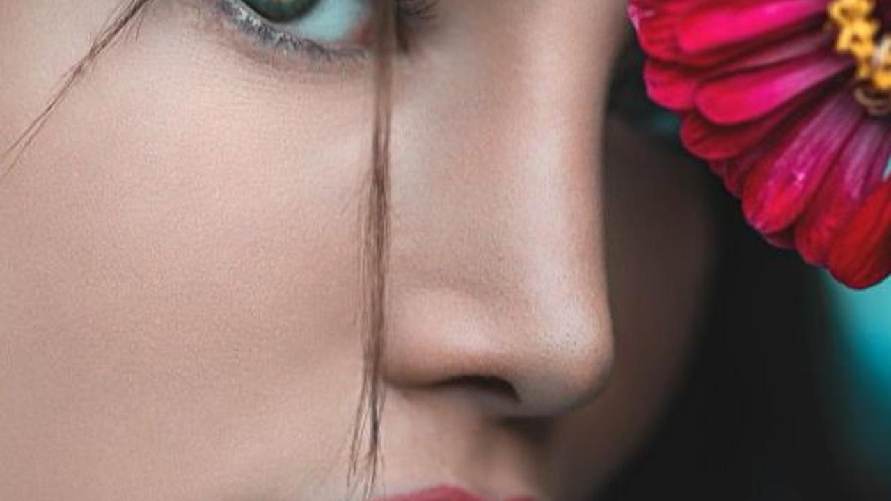 Lipstik Warna Plum untuk Penampilan yang Lebih Menarik