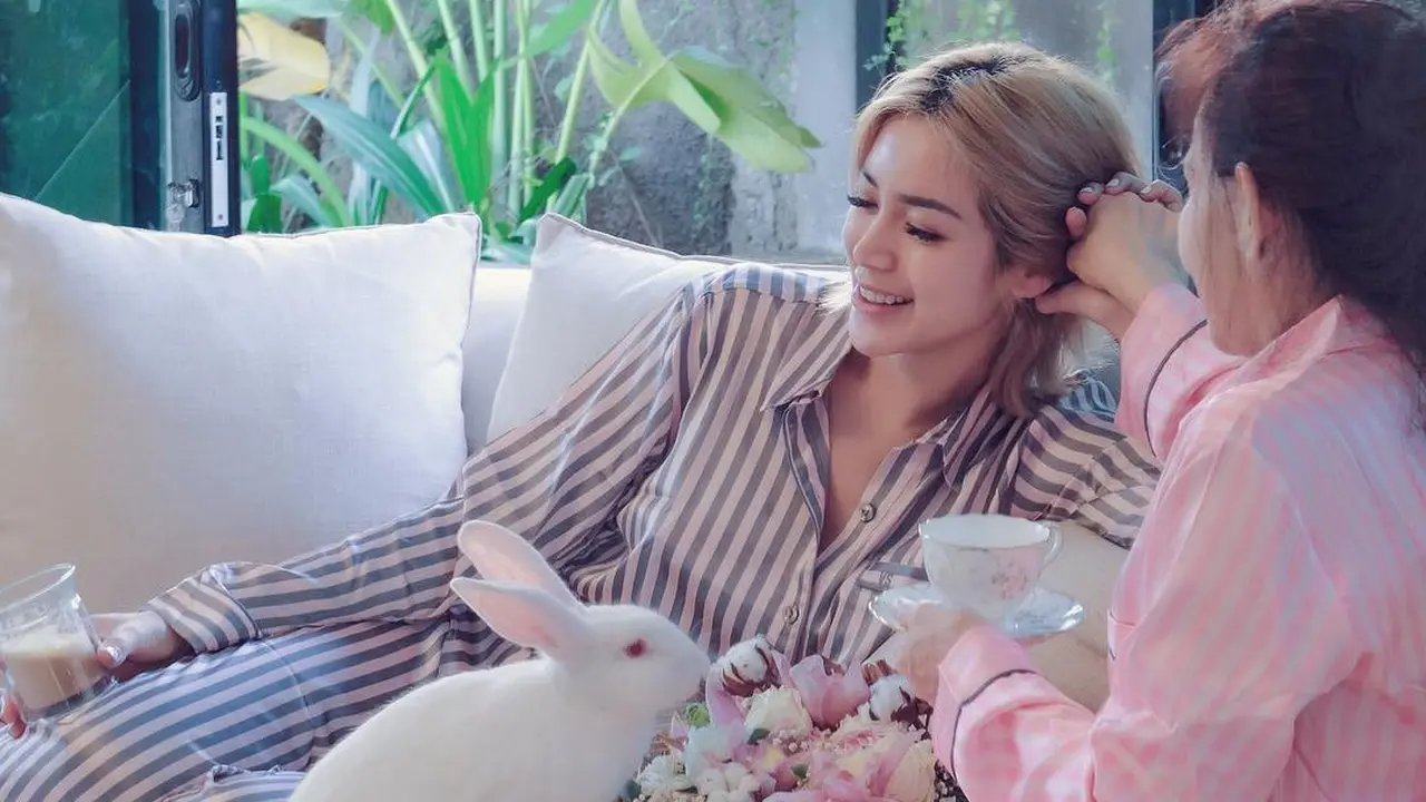 Ragam Persembahan Manis Pesohor bagi Sang Bunda yang Inspiratif