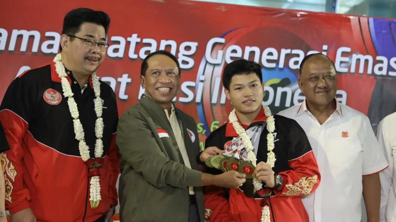 Atlet Angkat Besi Junior Borong 16 Emas dan Pecahkan Rekor Dunia