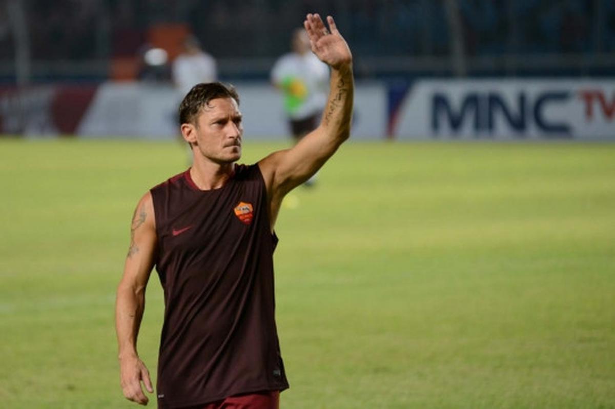 Aksi Totti dkk di laga AS Roma Indonesia Day 2015