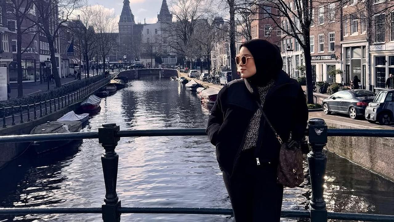 Potret Cantik Dhea Natasya, Adik Ipar Shireen dan Zaskia Sungkar yang Sudah Istiqomah Berhijab