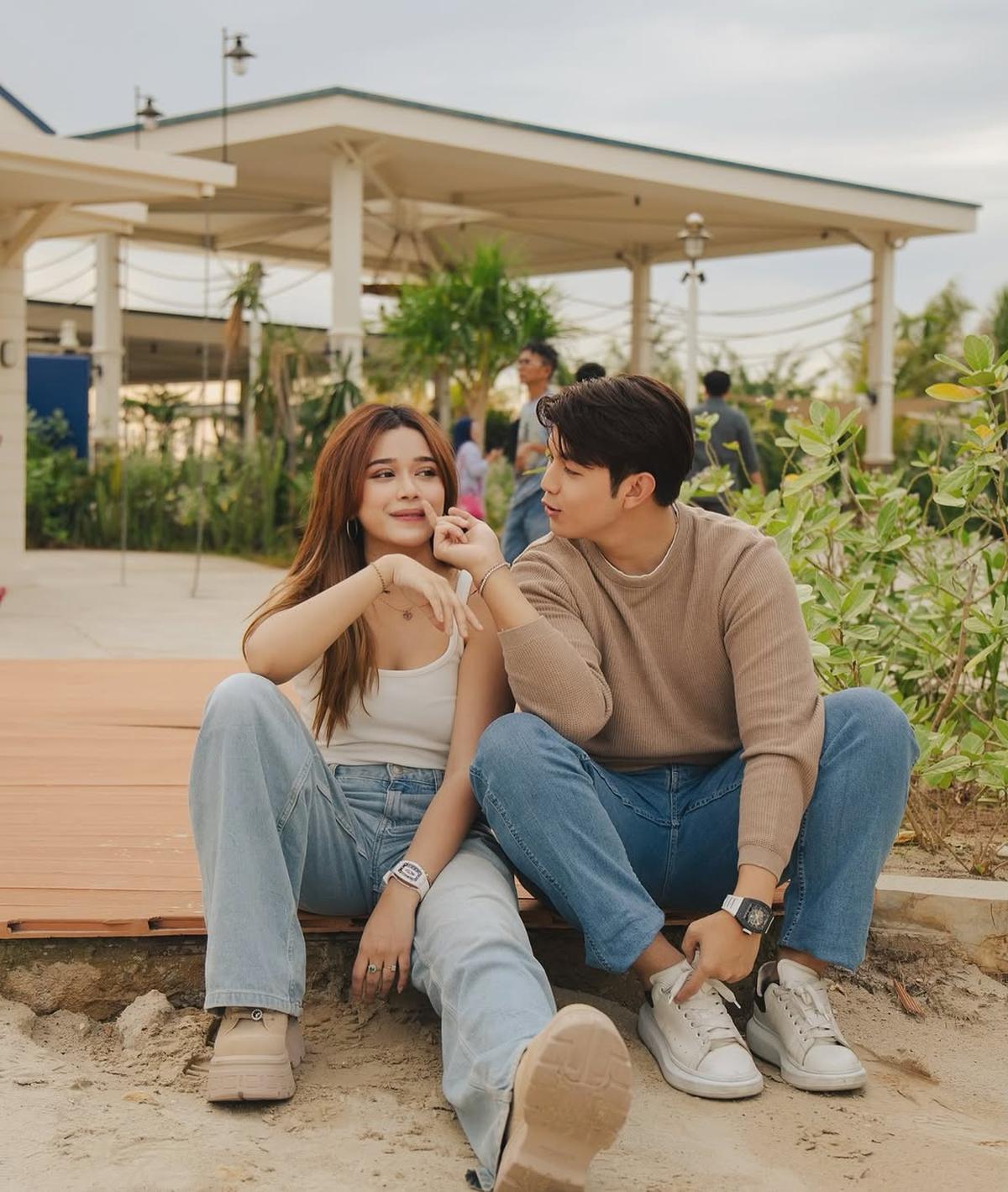 Potret Brisia Jodie dan Jonathan Alden, Captionnya Bikin Netizen Netizen Gemas dan Disebut Couple Goals