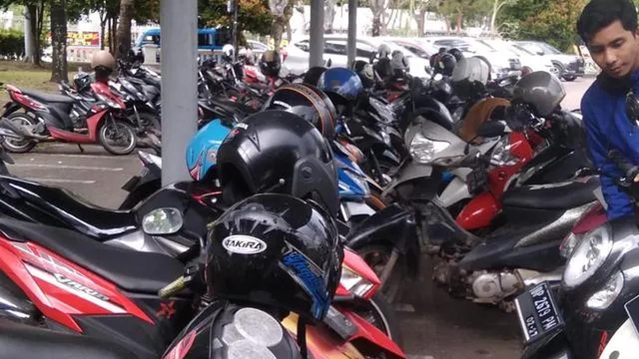 Badan Perlindungan Konsumen Nasional (BPKN) menyoroti praktik-praktik bermasalah di lahan parkir yang masih saja terus terjadi.