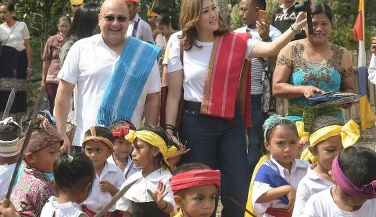 Seperti dalam sebuah unggahan di akun Instagram pribadinya, ketika dirinya menemani suaminya saat di Sumba, pada tahun 2019 silam.. (Instagram/happyheartsindonesia)