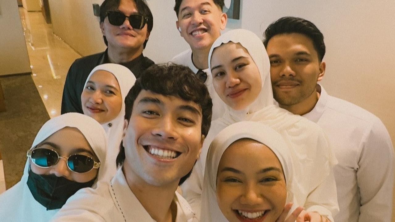 Potret Cantik Bumil Mahalini Berhijab Jelang Umrah, Bareng 4 Pasangan Artis - Ada Vidi Aldiano Hingga Thariq Halilintar