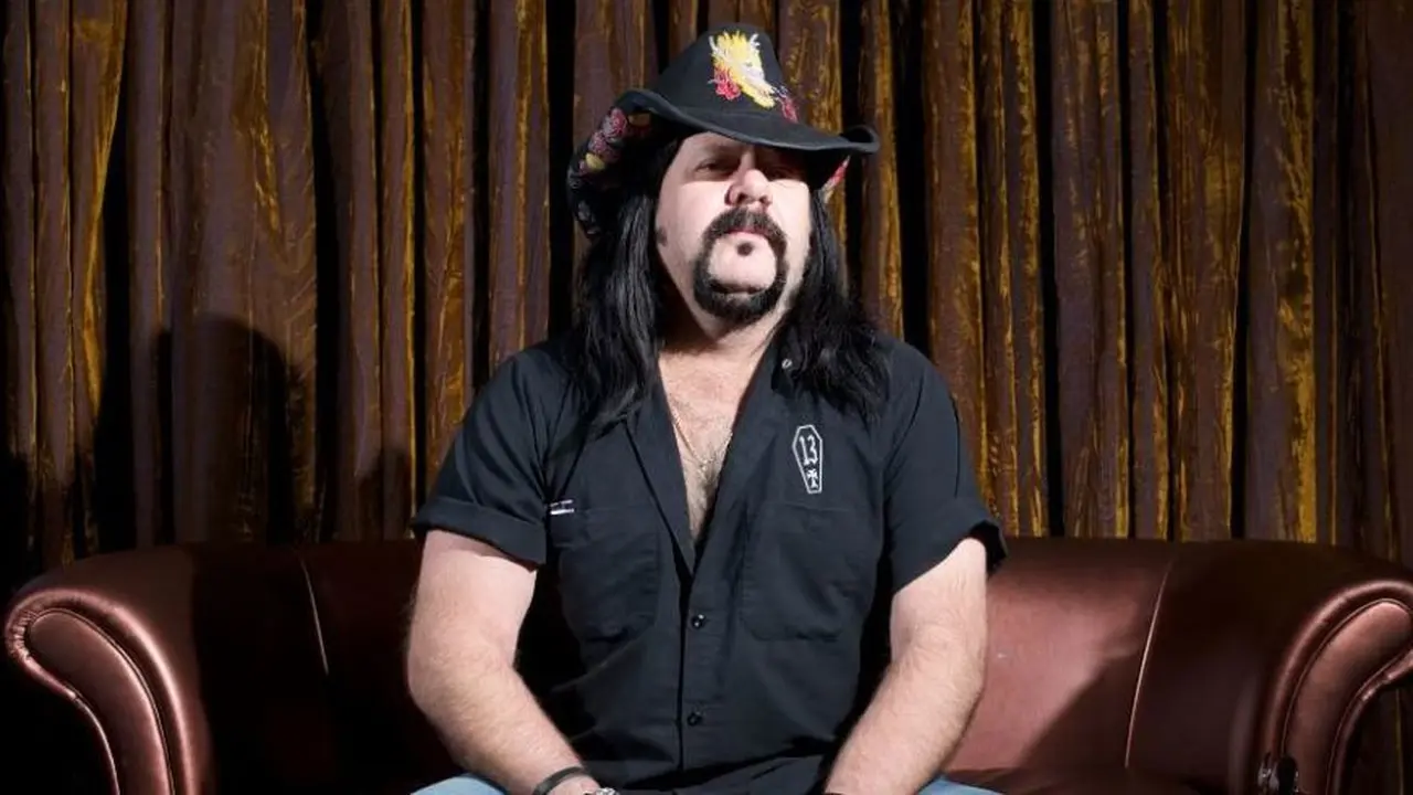 [Bintang] Vinnie Paul