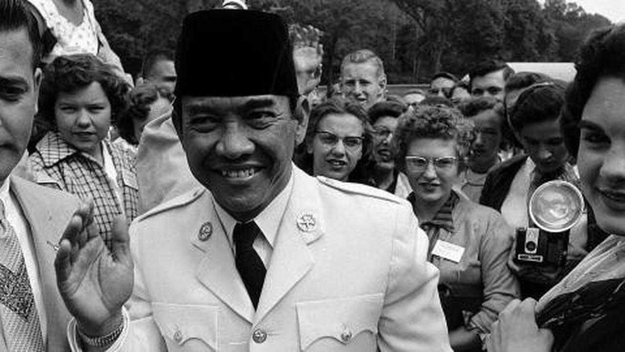 Apa perintah pertama Soekarno sebagai Presiden RI?