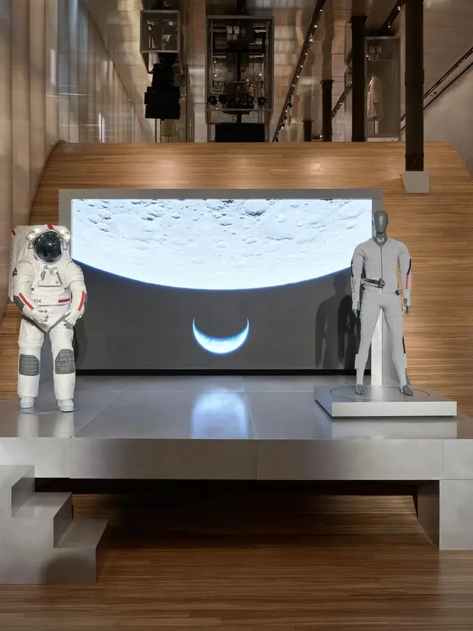Prada Bikin Pakaian Dalam Khusus untuk Astronot NASA, Disebut Jadi Pendingin di Luar Angkasa