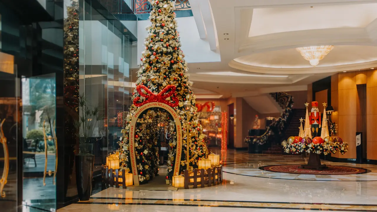 Menikmati Sajian Klasik khas Natal hingga Staycation Seru Bersama Keluarga di Jakarta