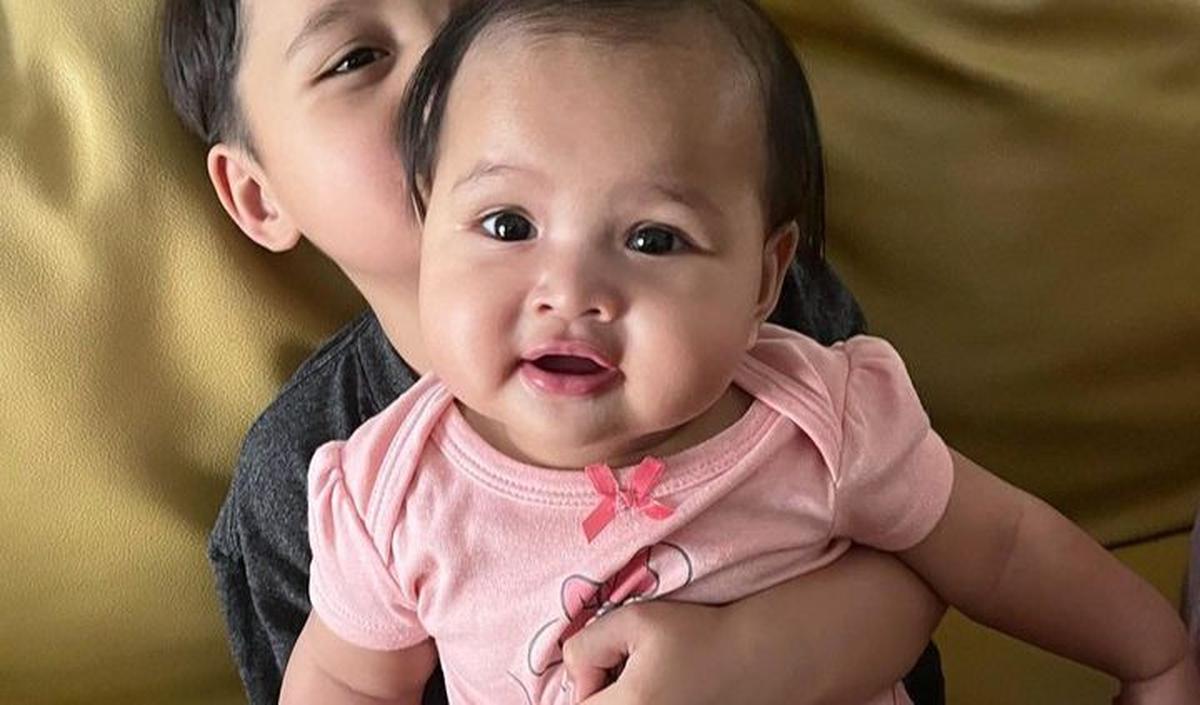 Tasya Kamila dan sang suami, Randi Bachtiar kerap membagikan foto-foto terbaru Baby Shafanina di Instagram.