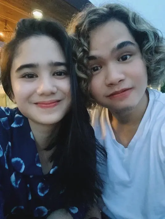 “Lebih free soul (jiwa yang bebas -red). Keren versi aku ya dari kesederhanaan dia. Terus bisa diajak mengobrol tentang hal apa pun, soal musik nyambung, terus soal kehidupan juga nyambung. Bisa lama gitu kalau ngobrol sama dia,” ucapnya. (Instagram/tissabiani)