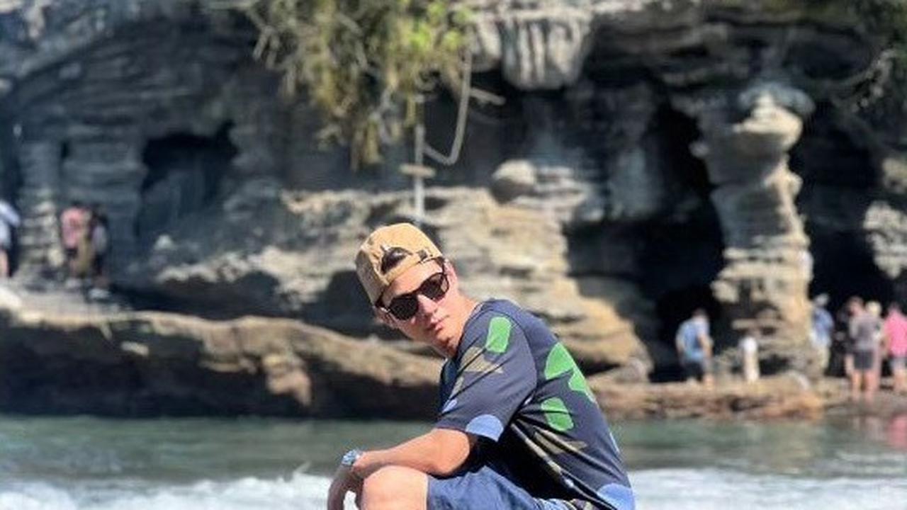 Mario Maurer tak melewatkan kesempatan untuk mengeksplorasi keindahan alam Bali,