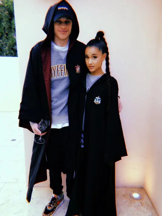 Sementara Pete pun   mengunggah foto ketika mereka   bersenang-senang di Universal Studio. (instagram/petedavidson)