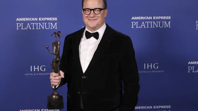 Brendan Fraser Raih Penghargaan di Festival Film Internasional Palm Springs 2023