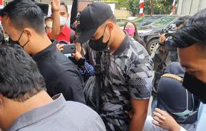 Komisi Nasional Hak Asasi Manusia (Komnas HAM) memeriksa satu ajudan serta asisten rumah tangga (ART) Irjen Pol Ferdy Sambo hari ini, Senin, (1/8/2022) untuk mengusut kasus penembakan Brigadir J. (Merdeka)