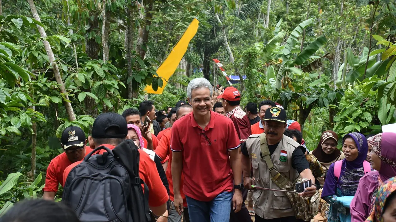 Direktur Eksekutif Indonesia Political Review (IPR) Ujang Komarudin menilai mesin politik PDI Perjuangan (PDIP) terkonsolidasi dengan baik di Banten lantaran menaikkan elektabilitas bakal capres Ganjar Pranowo.