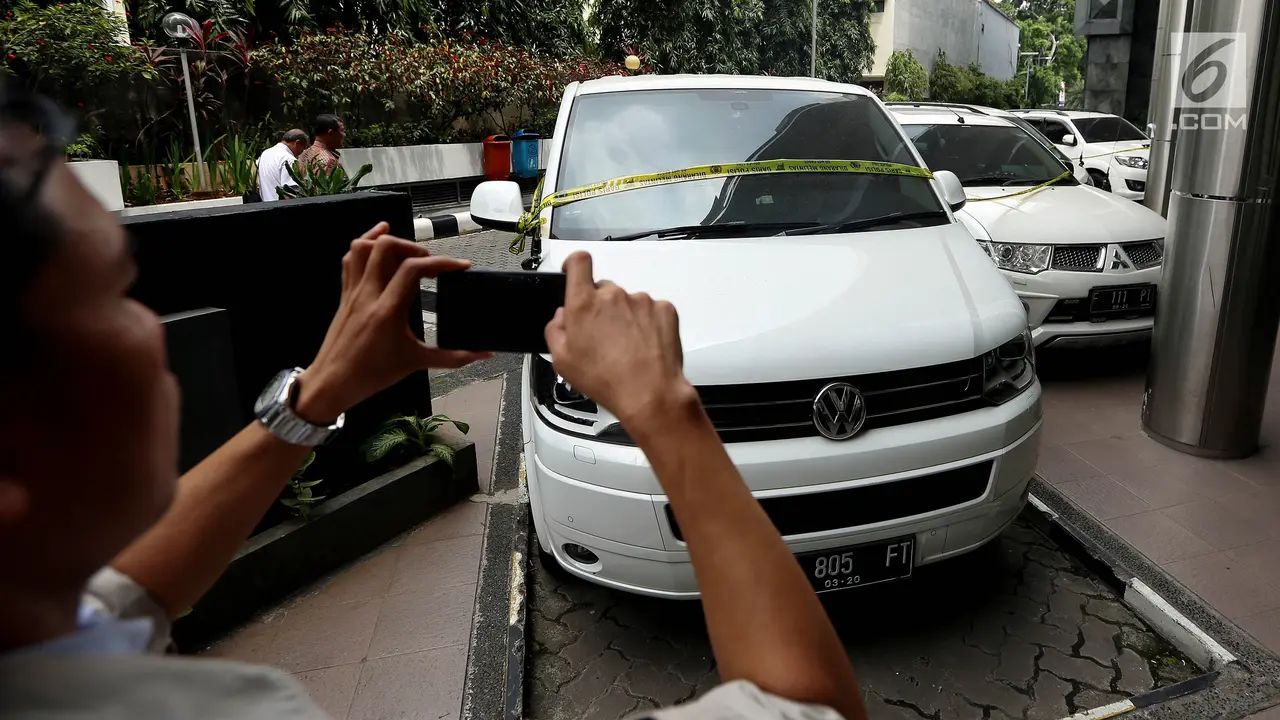 Mewahnya Mobil-mobil Bos First Travel