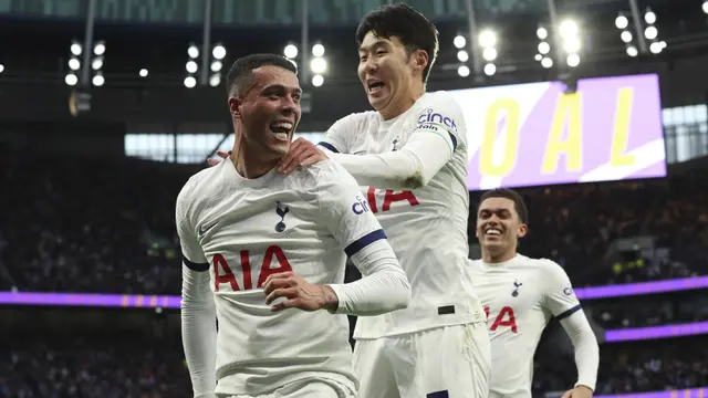 Foto: Dua Bek Cetak Gol, Tottenham Hotspur Kembali ke Empat Besar setelah Libas Nottingham Forest di Liga Inggris