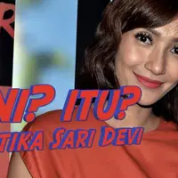 Hari ini ada tantangan ini atau itu untuk Artika Sari Devi, dimana Artika harus memilih 1 dari 2 pertanyaan yang diajukan.