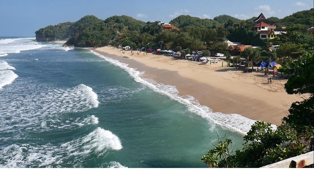 Wisata Pantai di Gunungkidul Yogyakarta Kebanjiran Wisatawan hingga Juli 2025
