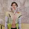 Emma Corrin Tampil bak Burung Eksotis di Schiaparelli Couture 2026