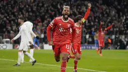 Penyerang Bayern Munchen, Eric Maxim Choupo-Moting berselebrasi setelah mencetak gol ke gawang PSG pada pertandingan leg 2 babak 16 besar Liga Champions di Allianz Arena di Munich, Jerman, Kamis (9/3/2023). Berkat kemenangan ini, Bayern lolos ke perempatfinal Liga Champions dengan keunggulan agregat 3-0 atas PSG. (AP Photo/Matthias Schrader)