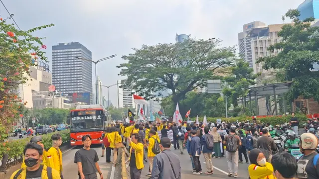 Kondisi demo mahasiswa di Bundaran HI