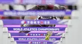 Pelari Qatar, Oumar Doudai Abakar berkompetisi pada nomor lari gawang 110 meter putra dalam ajang Kejuaraan Dunia Atletik 2025 di Tokyo, Jepang, Senin (15/09/2025). (AP Photo/Petr David Josek)