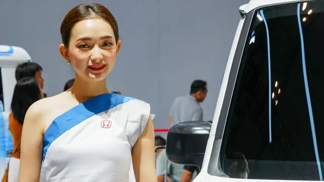 Kumpulan Potret SPG Cantik yang Mewarnai GIIAS 2023 (Amal/Liputan6.com)