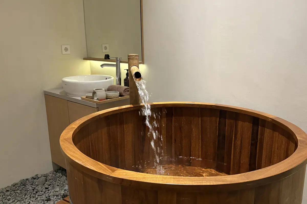 Sensasi Berendam Air Panas Onsen Jepang Makin Dimintai Working Moms yang Butuh Relaksasi