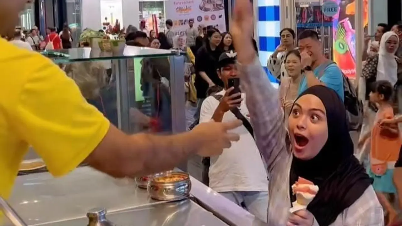 Vebby Palwinta Menolak Kalah dari Penjual Es Krim Turki, Gantian Kecoh Saat Kasih Uang
