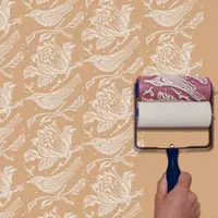 Pakai rol cat bermotif ini, bikin dindingmu makin 'hidup' dan nggak butuh wallpaper lagi.